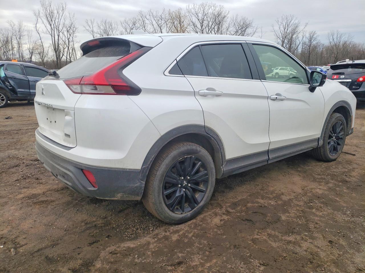 2024 Mitsubishi Eclipse Cross Le - Image 3