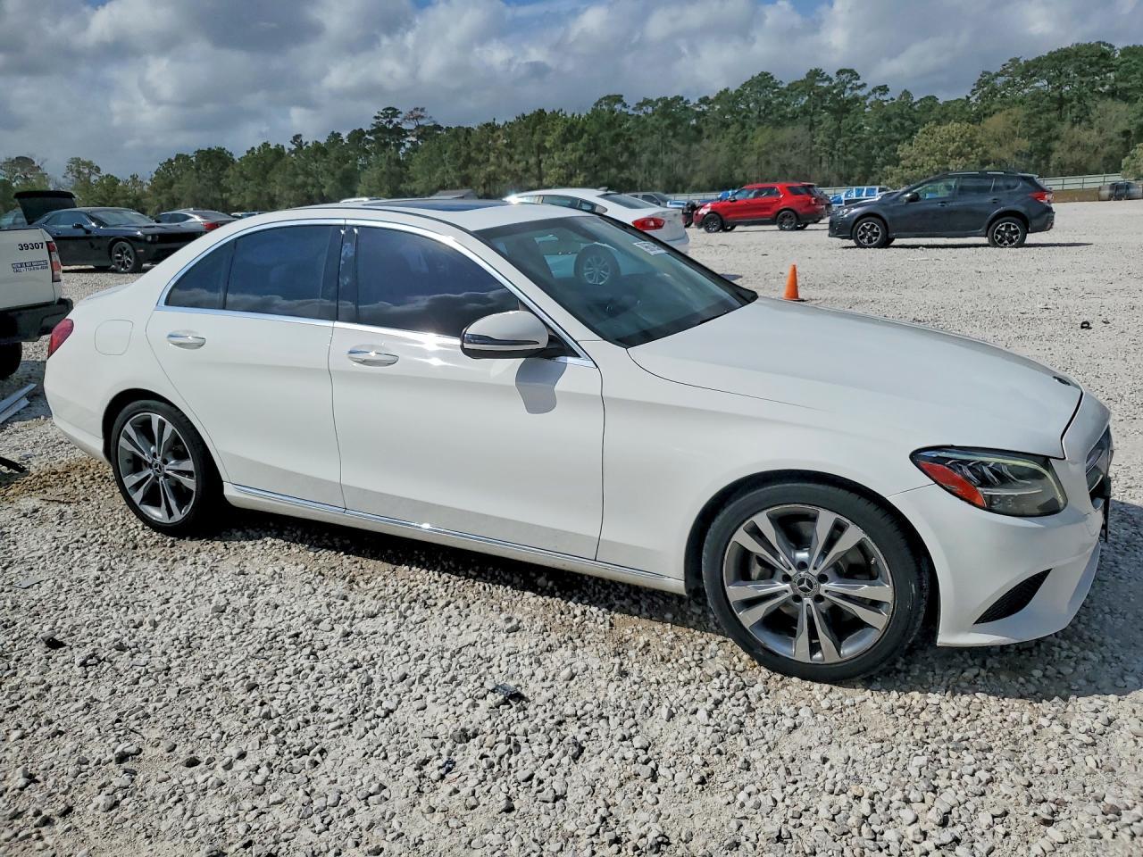 2020 Mercedes-Benz C 300 - Фото 4