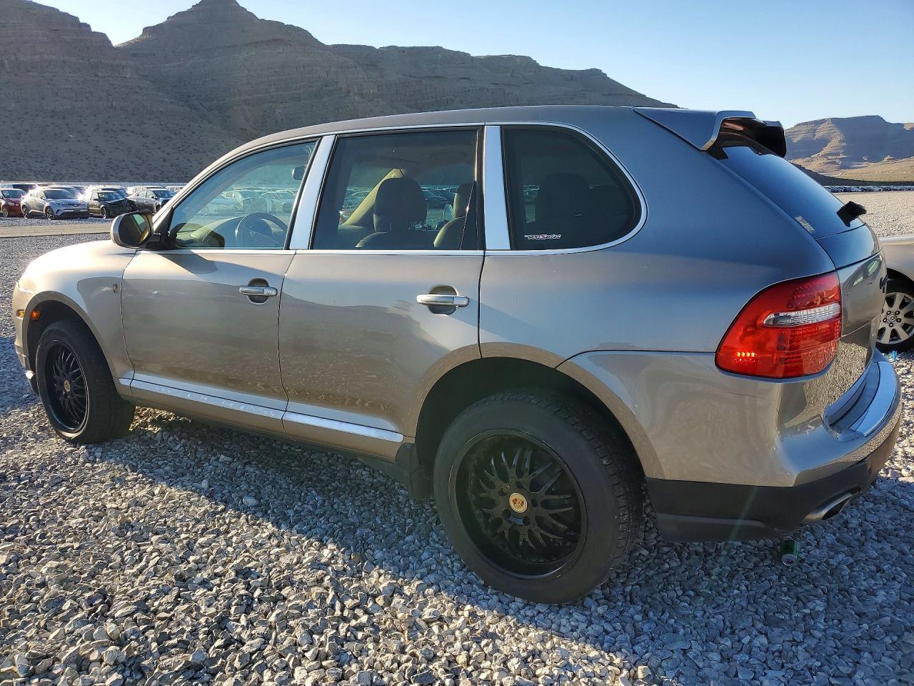 2008 Porsche Cayenne - Image 2