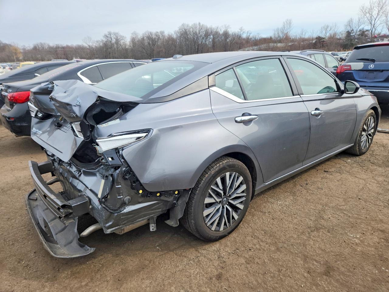 2024 Niss Altima Sv - Image 3