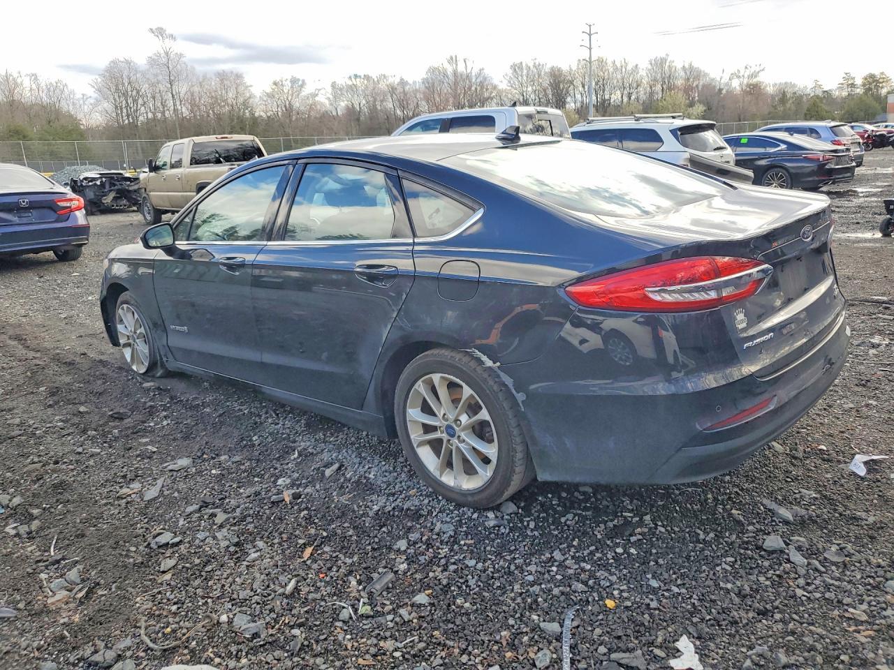 2019 Ford Fusion Se - Фото 2
