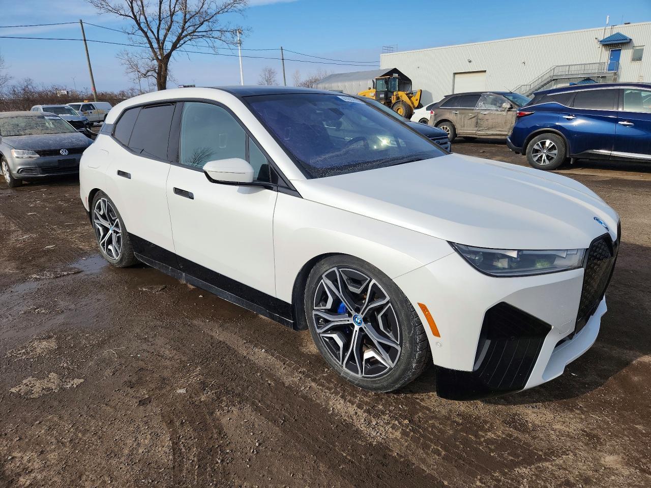 2022 BMW Ix xDrive50 - Фото 4