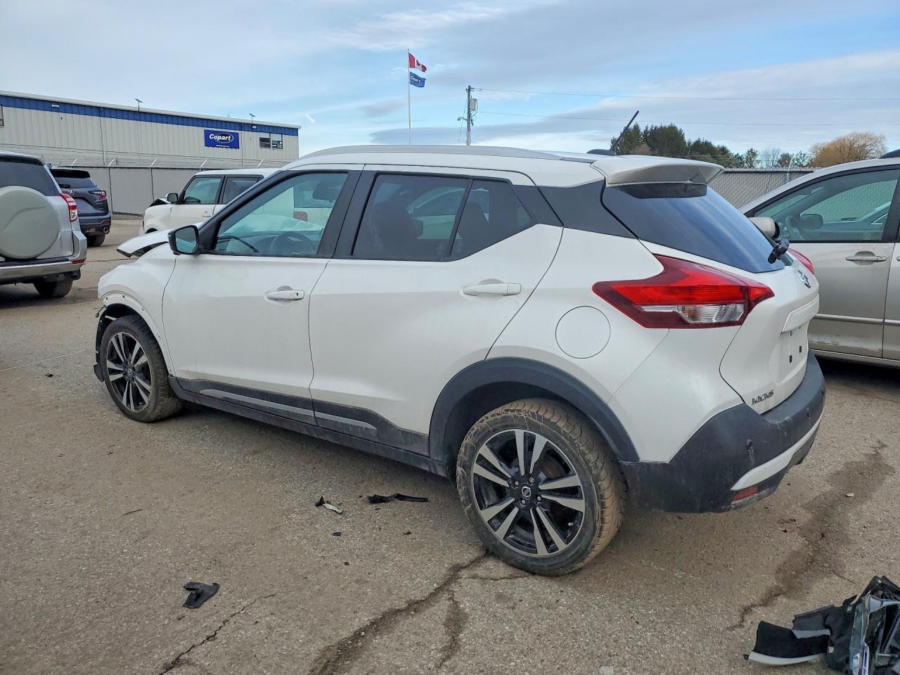 2020 Nissan Kicks Sr - Фото 2