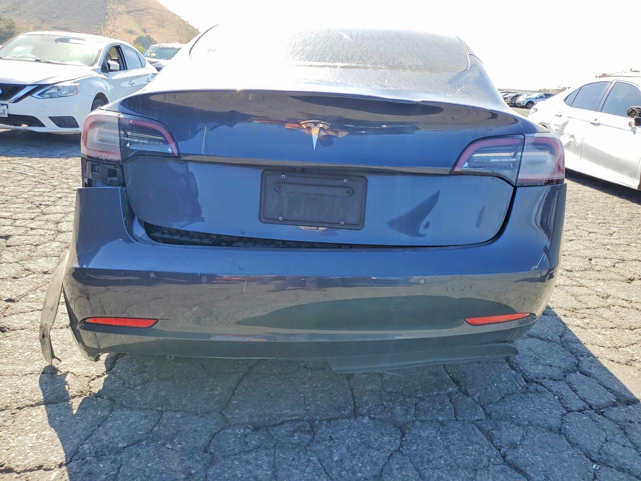 2022 Tesla Model 3 - Image 6
