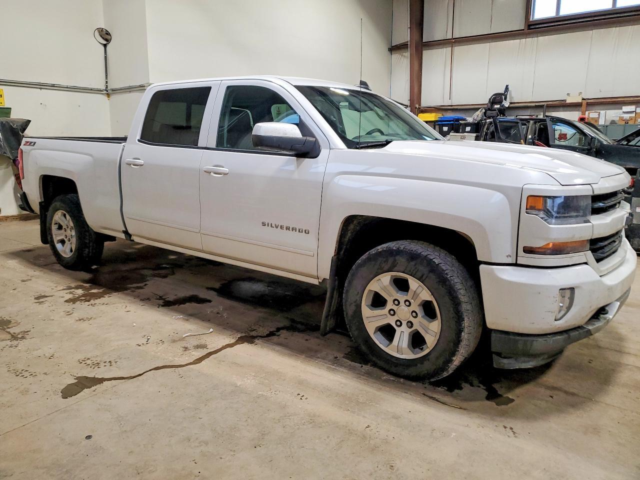 2017 Chevrolet Silverado K1500 Lt - Image 4