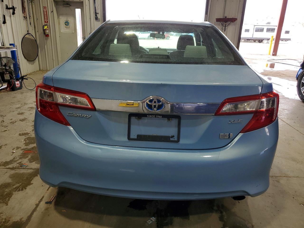 2012 Toyota Camry Hybrid Xle - Image 6