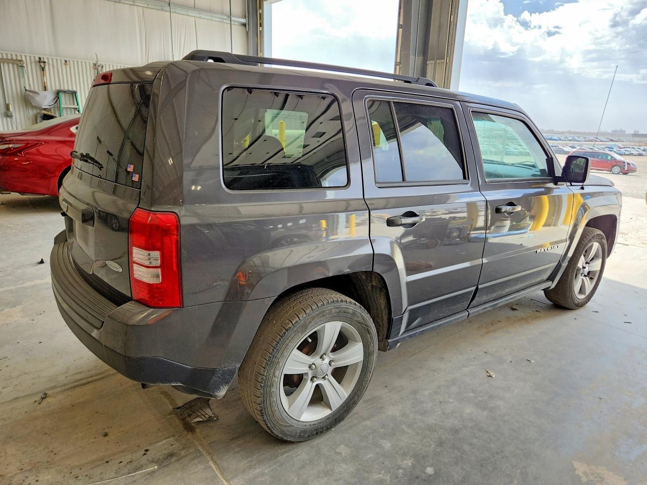 2016 Jeep Patriot Latitude - Image 3