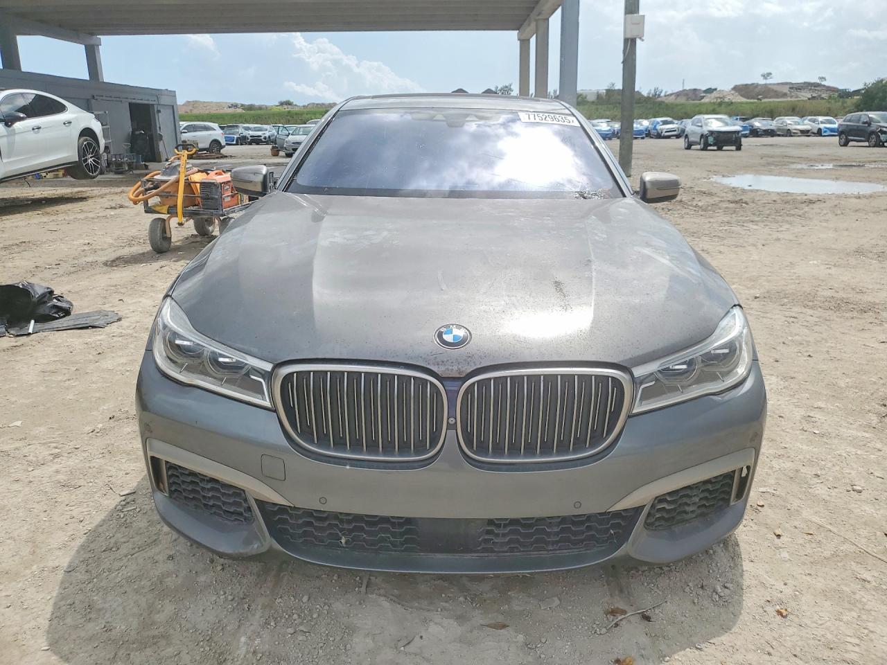 2018 BMW M760 Xi - Image 5
