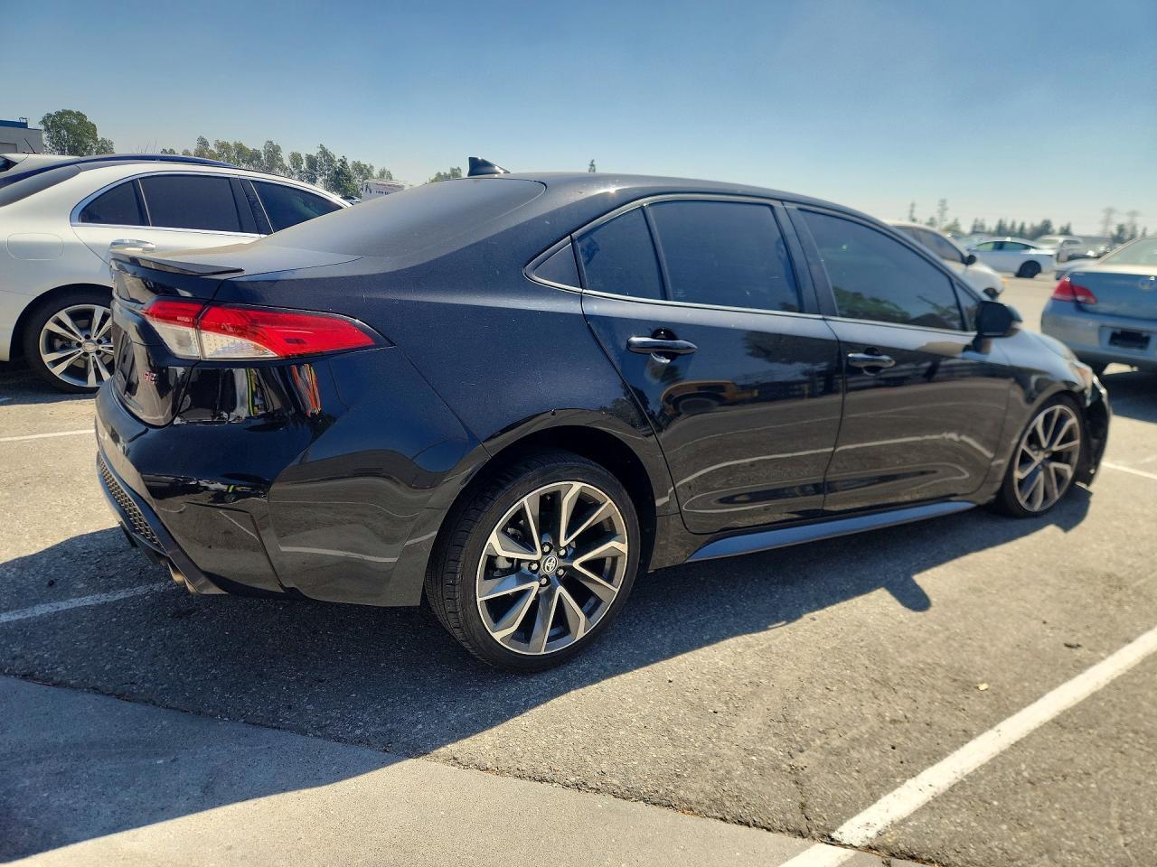 2021 Toyota Corolla Se - Фото 3