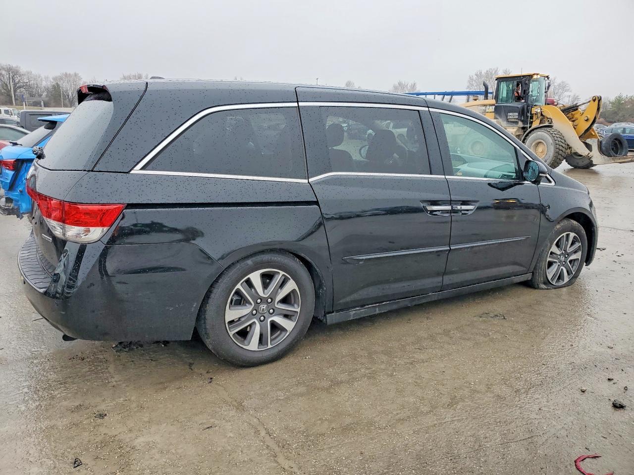 2015 Honda Odyssey Touring - Фото 3
