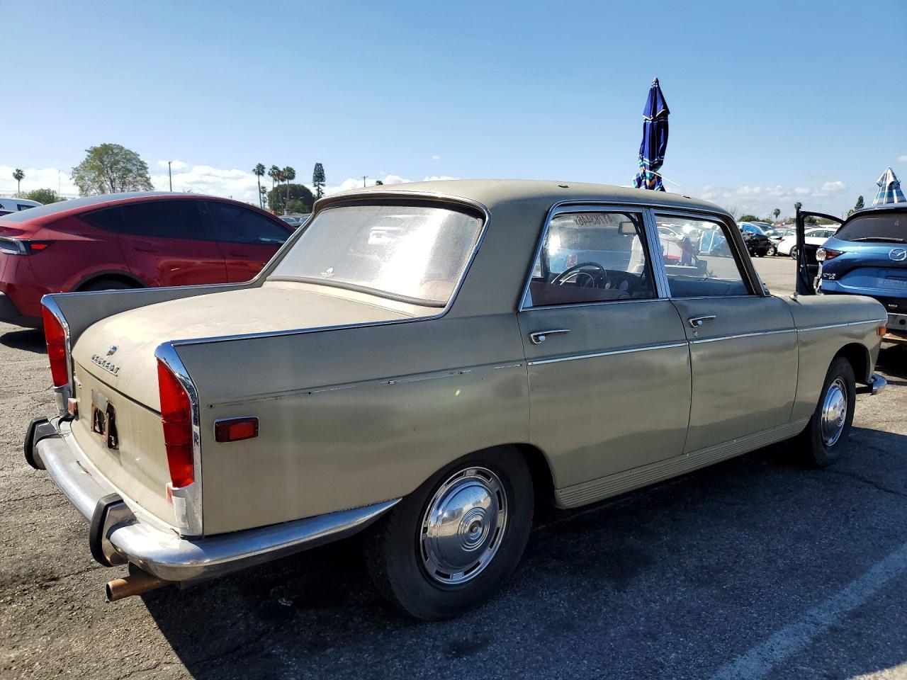 1968 Peugeot 404 - Фото 3