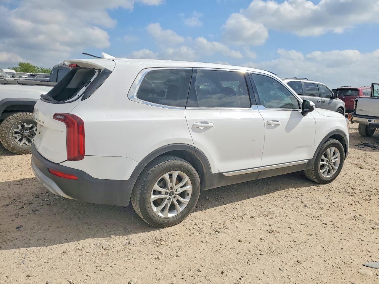 2022 Kia Telluride Lx - Image 3