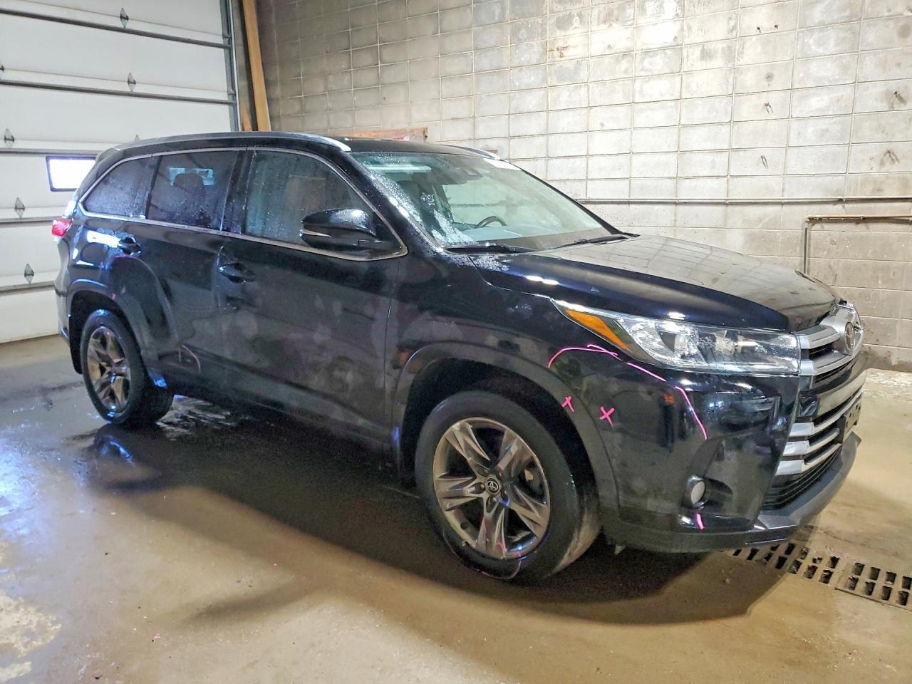 2018 Toyota Highlander Limited Platinum - Image 4
