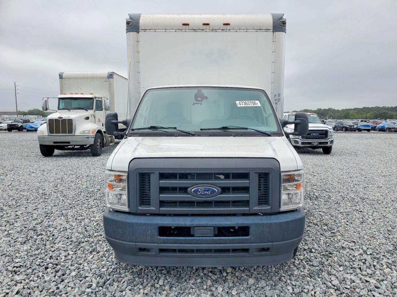 2021 Ford Econoline E350 Super Duty Cutaway Van - Фото 5