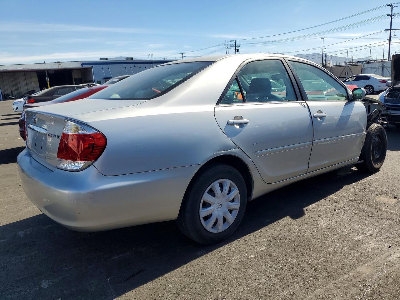 2005 Toyota Camry Le - Фото 3