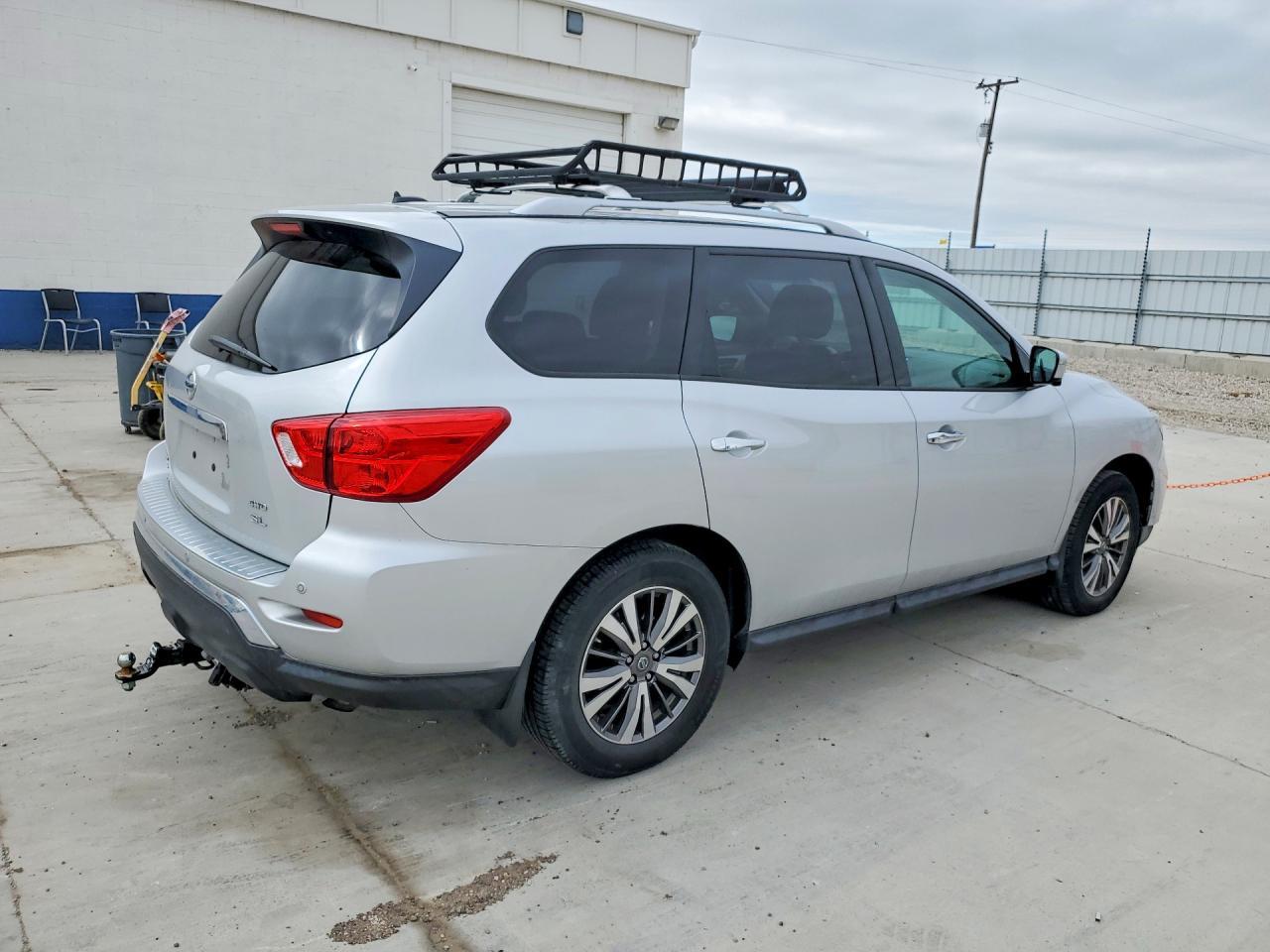 2017 Nissan Pathfinder Sl - Фото 3