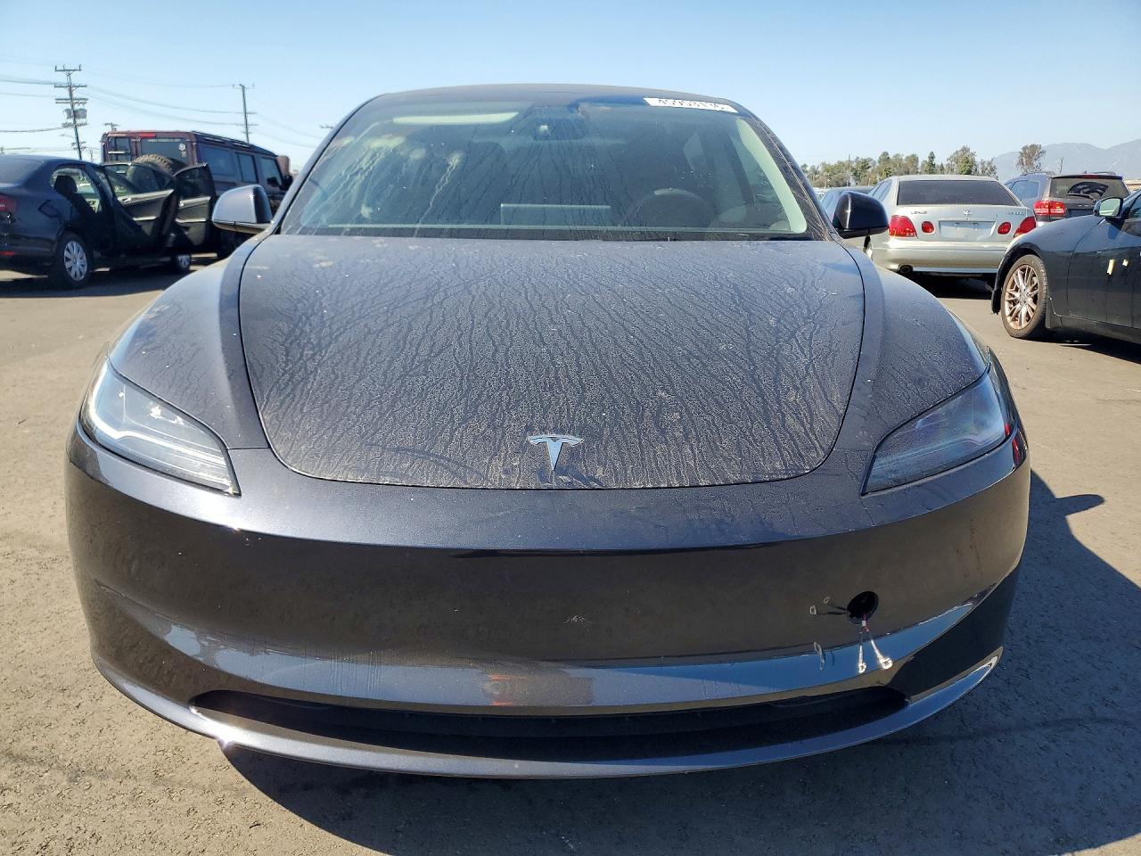 2025 Tesla Model 3 - Image 5