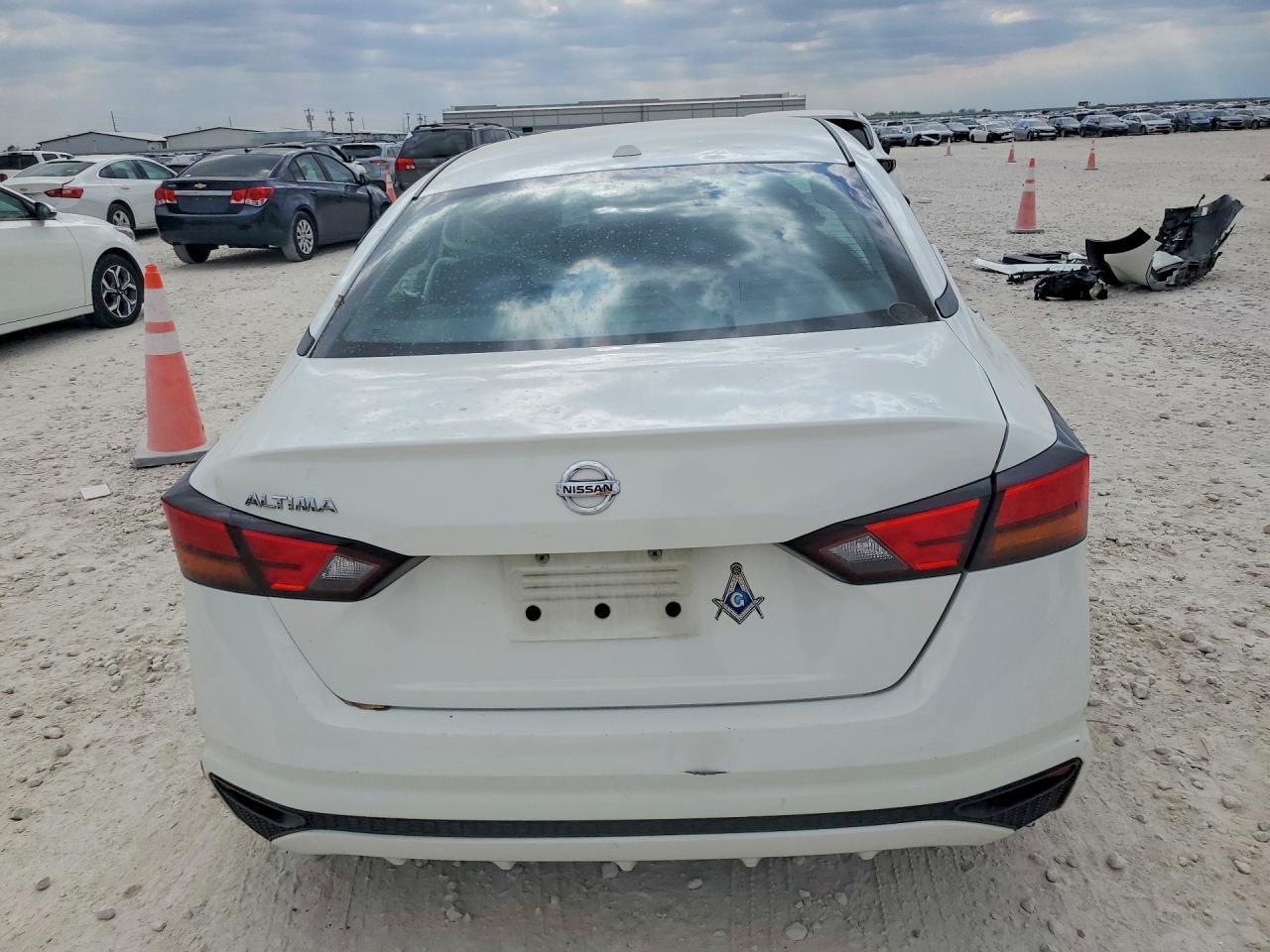 2019 Nissan Altima S - Фото 6