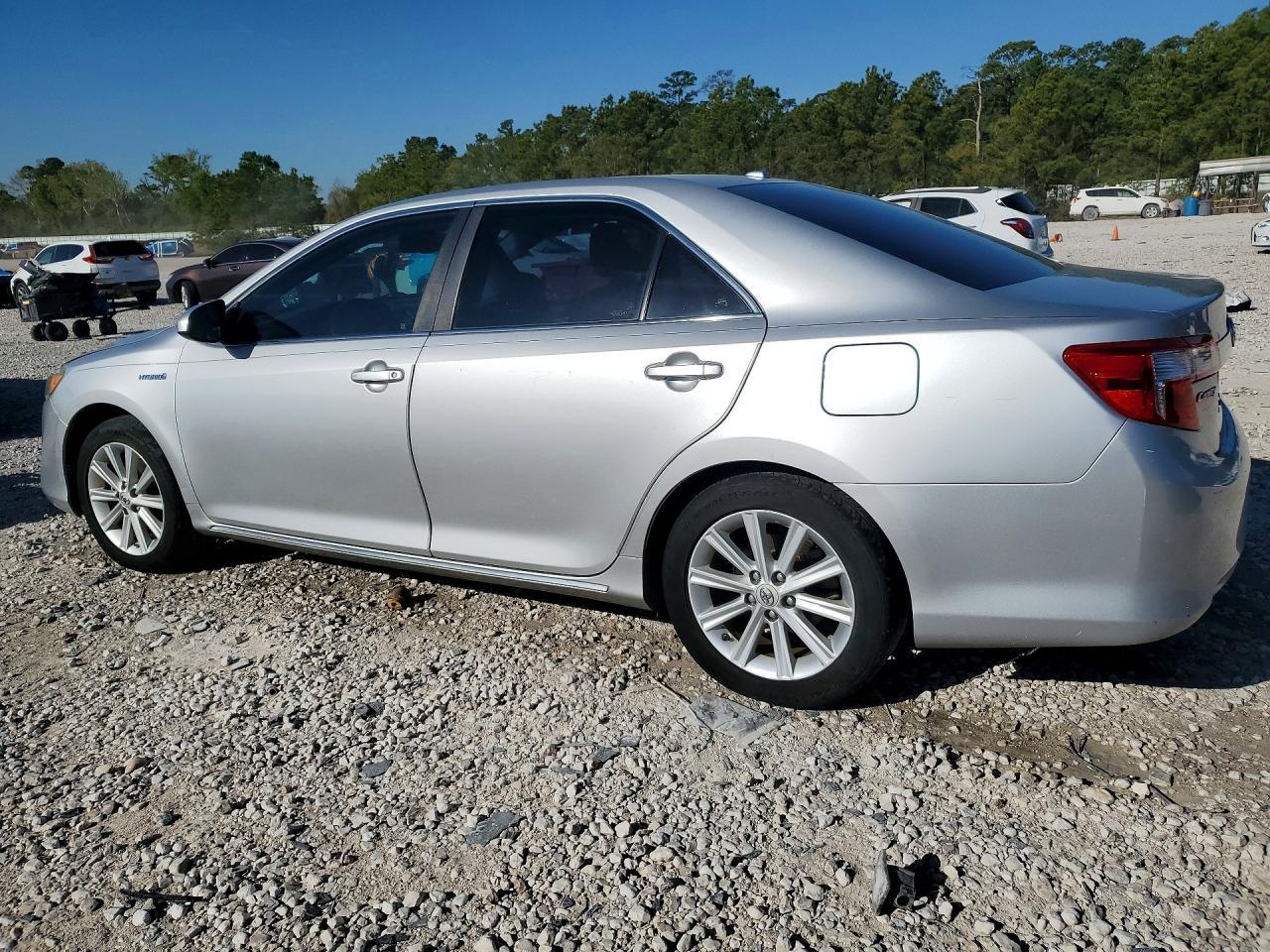 2012 Toyota Camry Hybrid Xle - Фото 2
