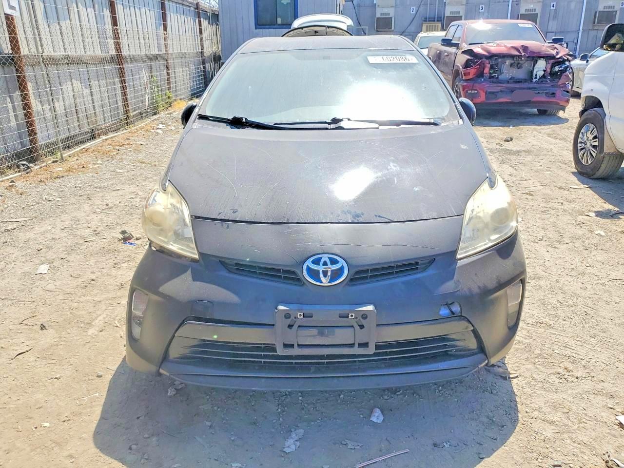 2015 Toyota Prius Two - Фото 5