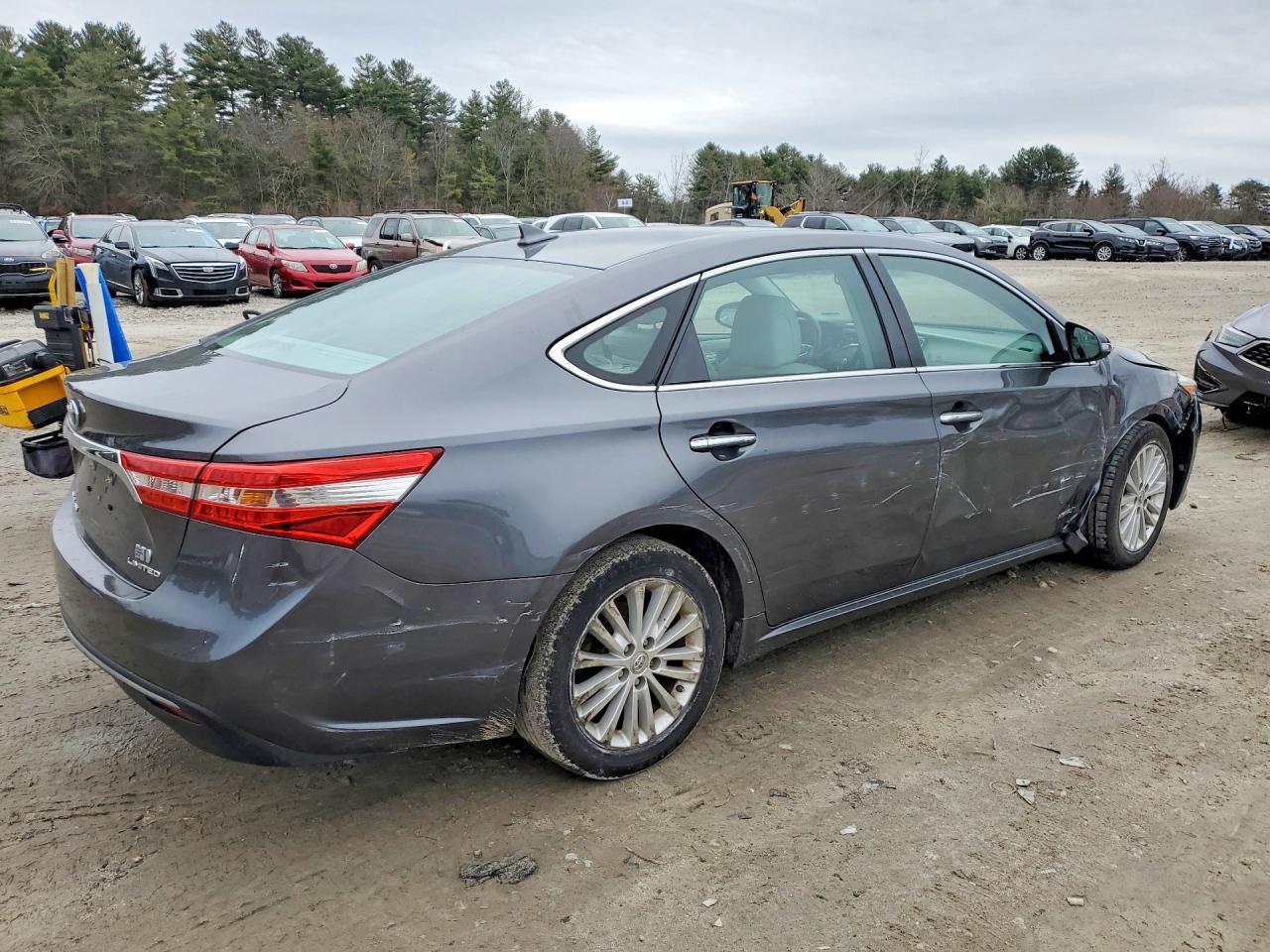 2014 Toyota Avalon Hybrid Limited - Image 3
