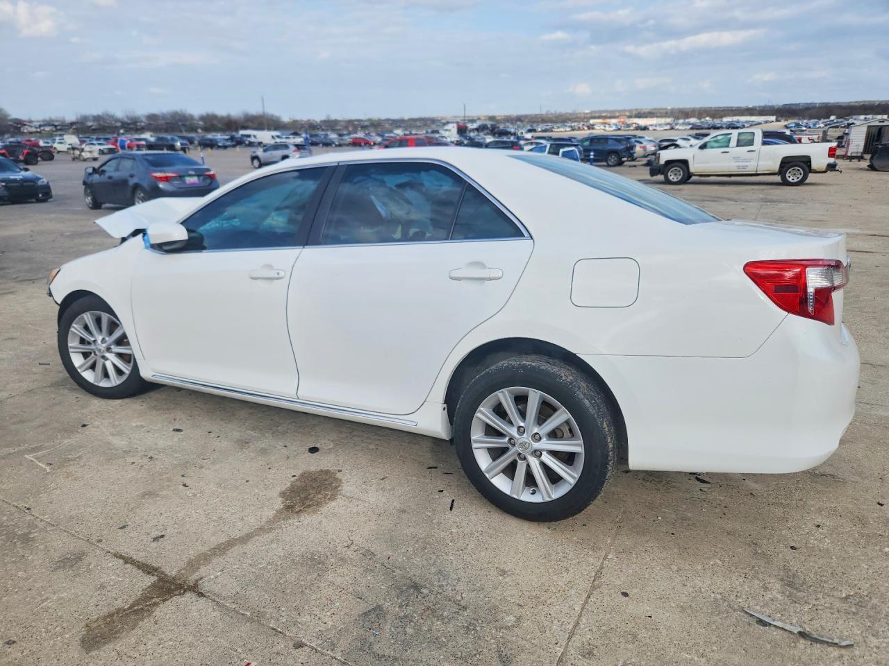 2014 Toyota Camry Xle - Фото 2