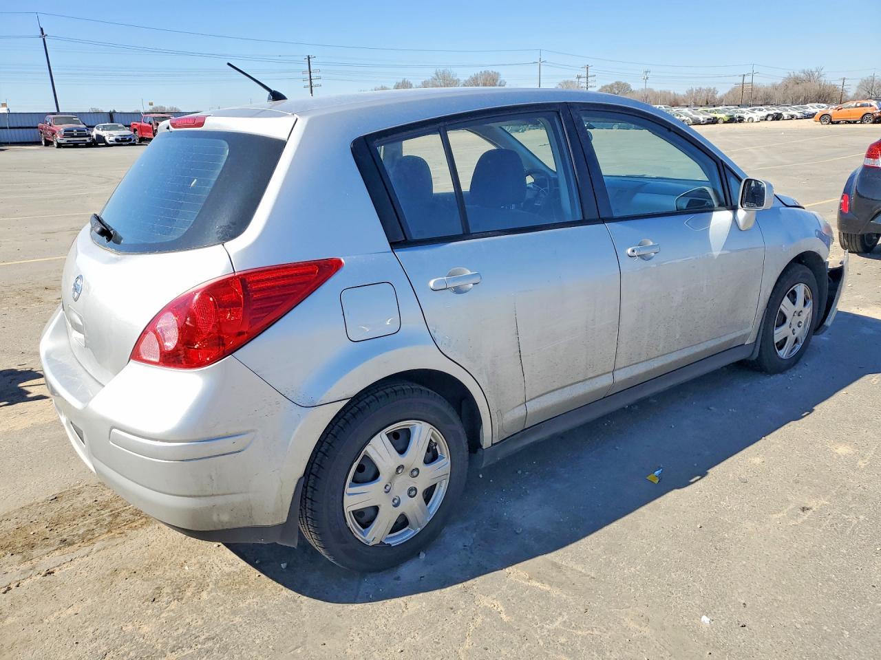 2008 Nissan Versa 1.8 S - Image 3