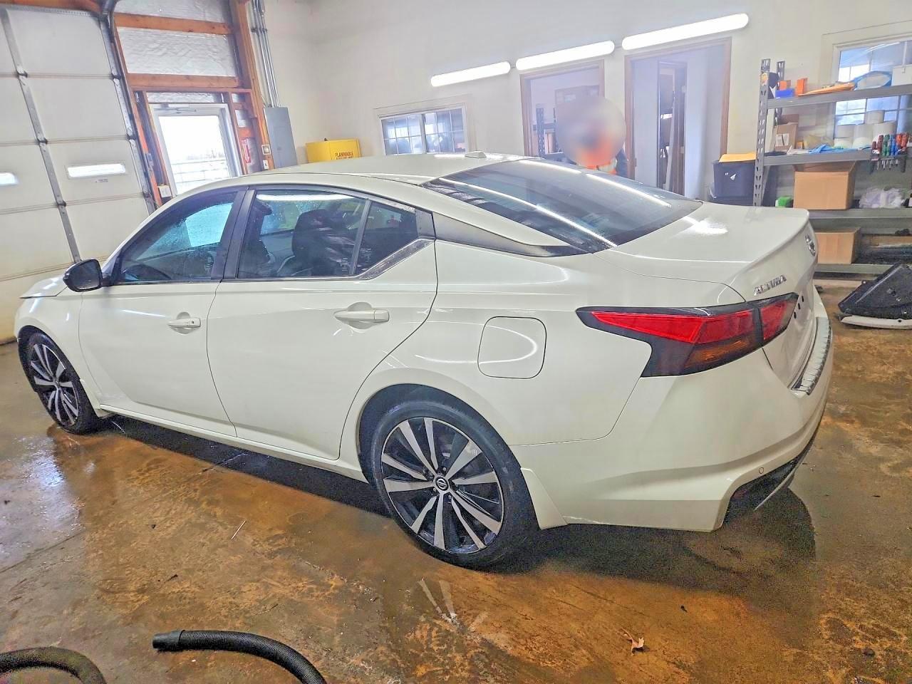 2020 Nissan Altima 2.5 Sr - Фото 2
