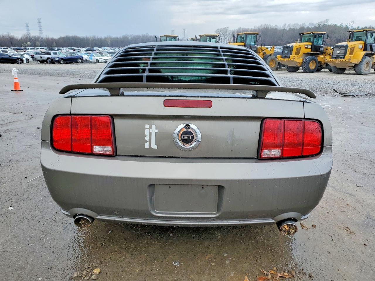 2005 Ford Mustang - Фото 6