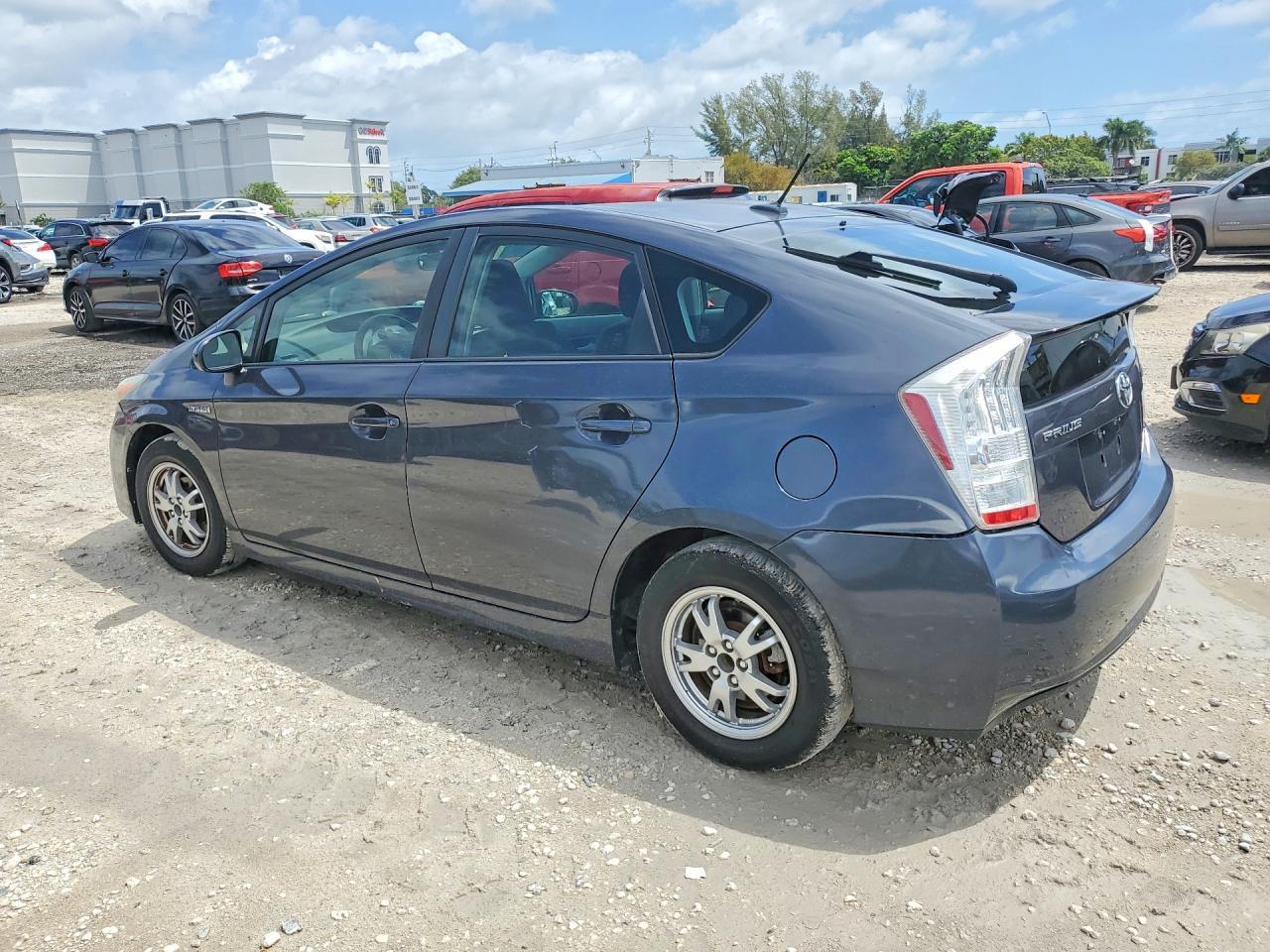 2010 Toyota Prius Ii - Image 2