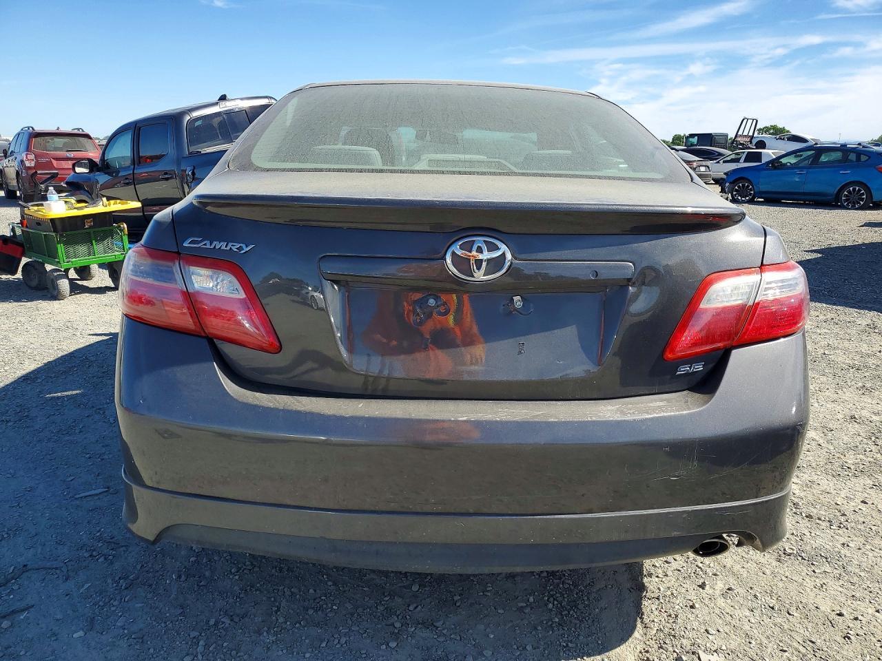 2009 Toyota Camry Se - Image 6