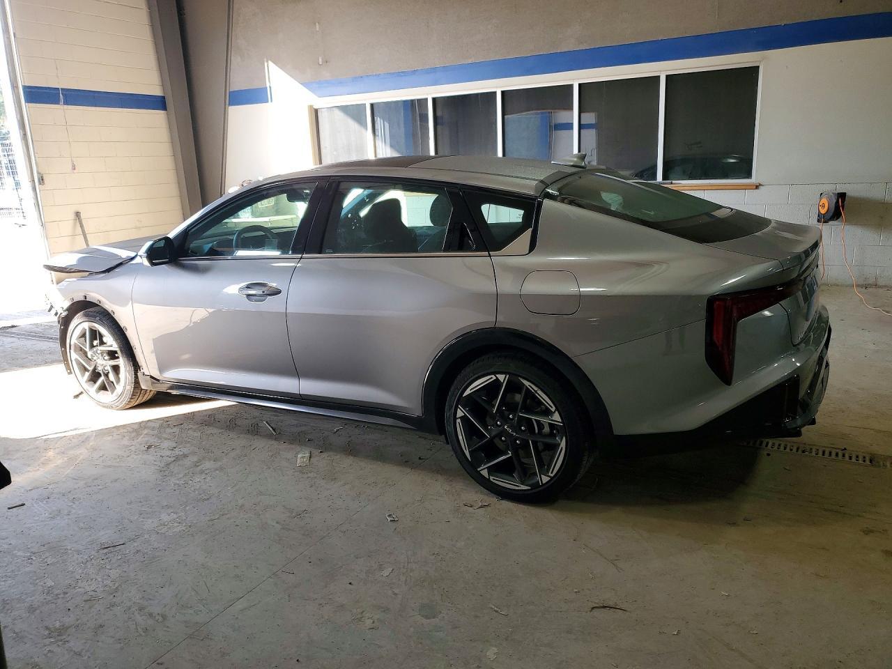 2025 Kia K4 Gt-Line - Image 2