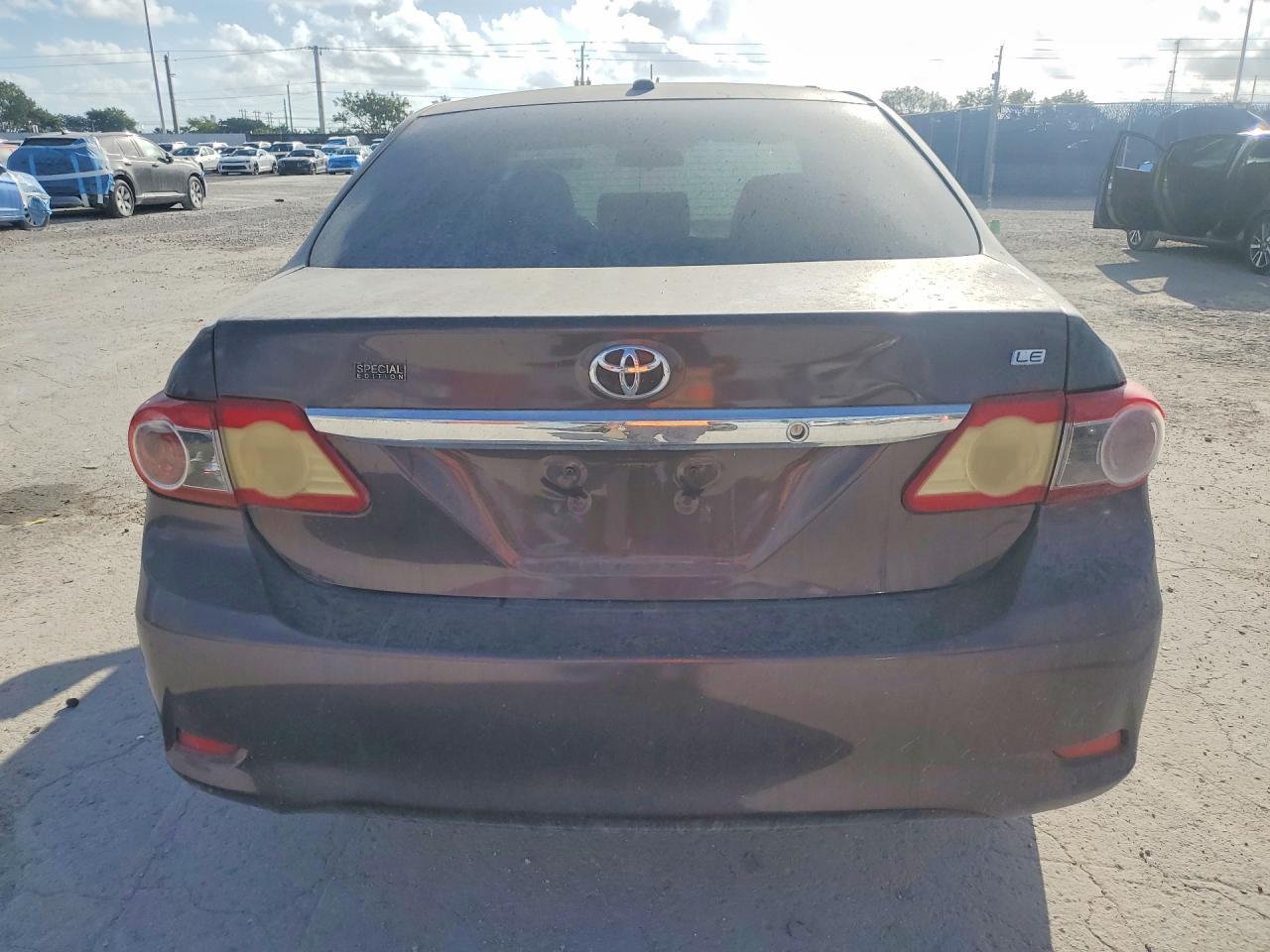 2013 Toyota Corolla Le Special Edition - Фото 6