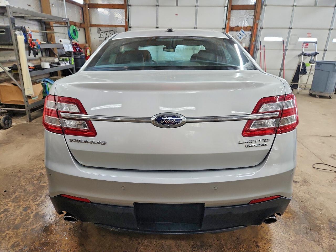 2013 Ford Taurus Limited - Image 6