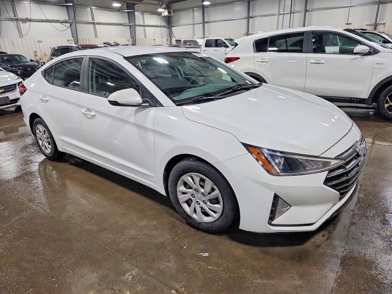 2020 Hyundai Elantra Se - Image 4