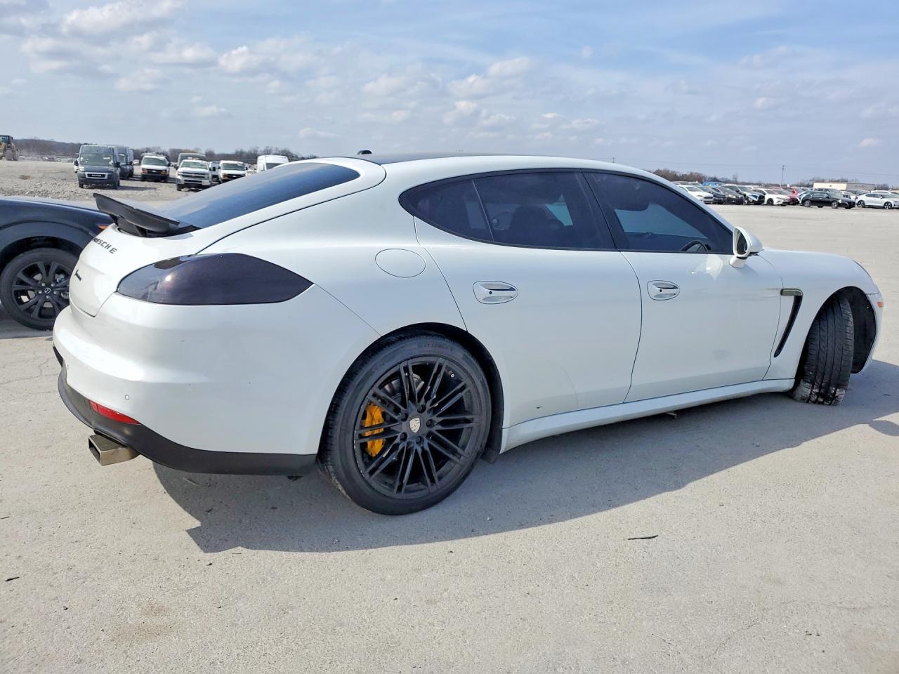 2016 Porsche Panamera 2 - Image 3