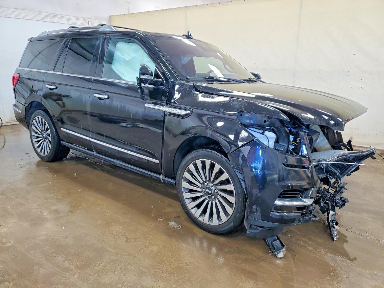 2019 Lincoln Navigator Reserve - Image 4