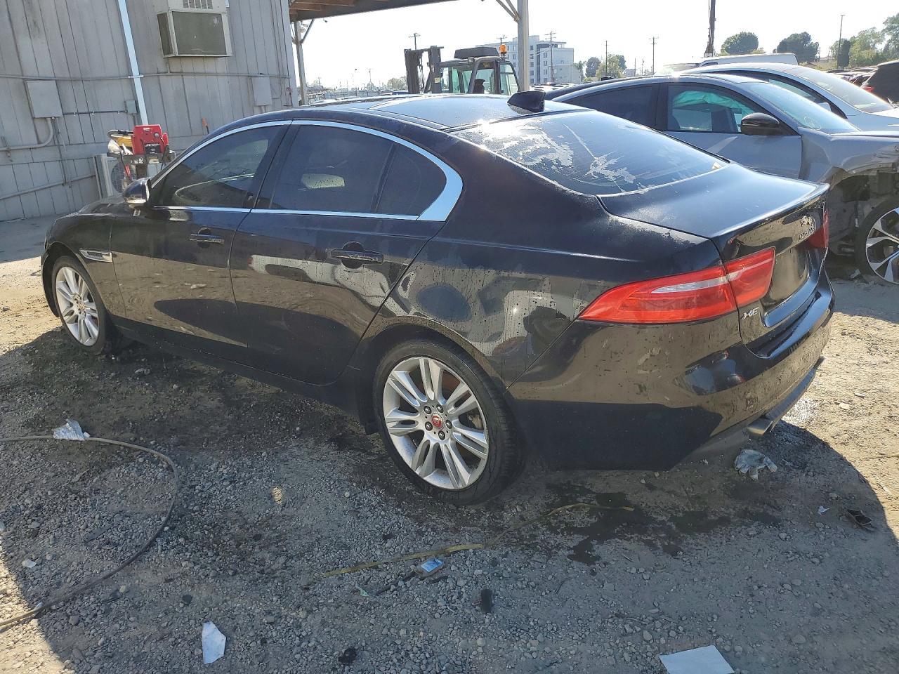 2019 Jaguar Xe Awd 4C 25T - Image 2