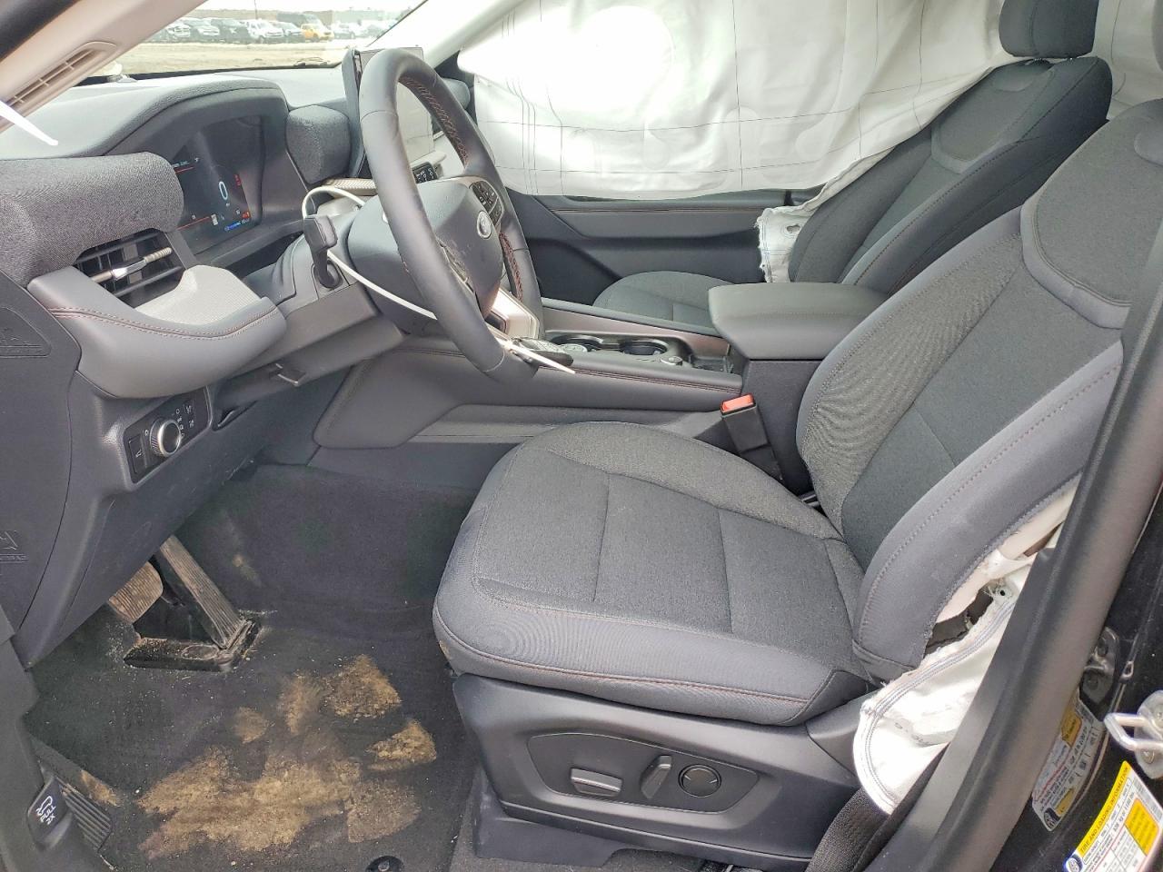2026 Ford Explorer Active - Image 7