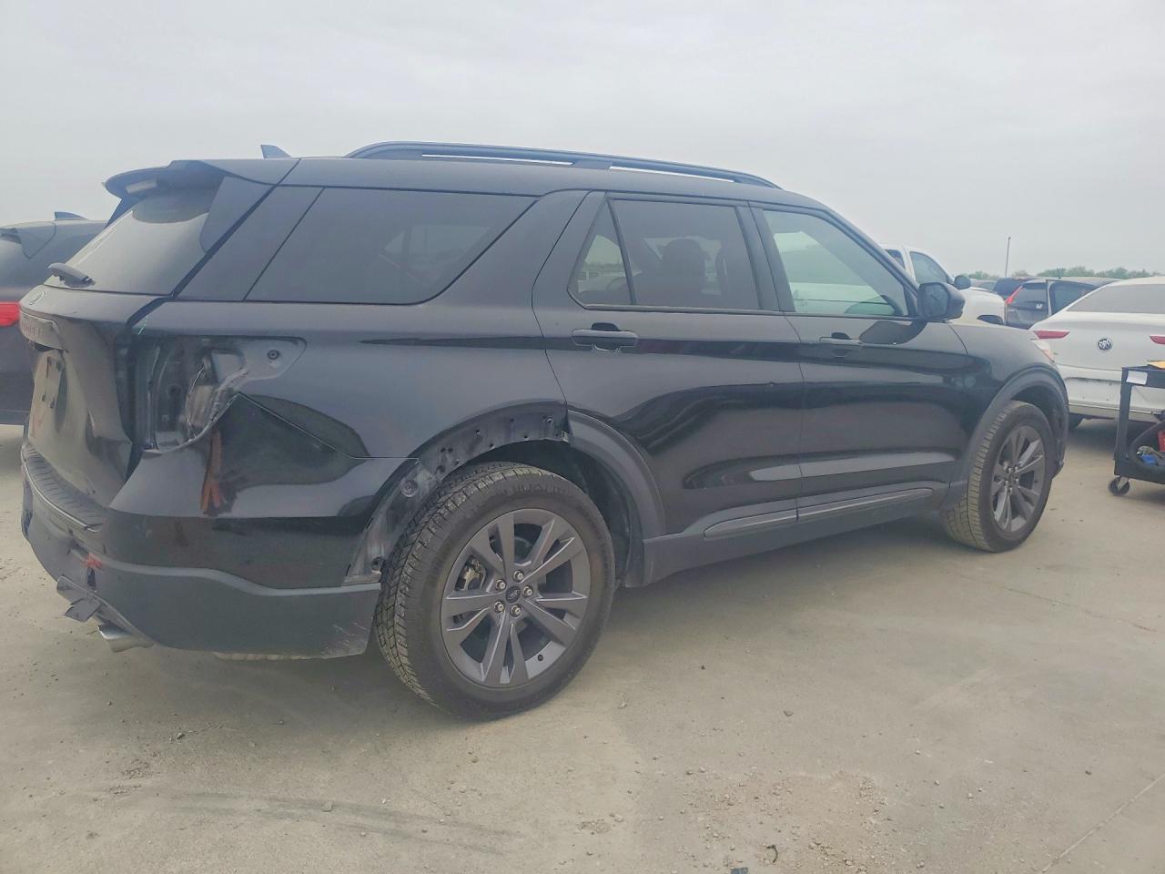 2022 Ford Explorer Xlt - Фото 3
