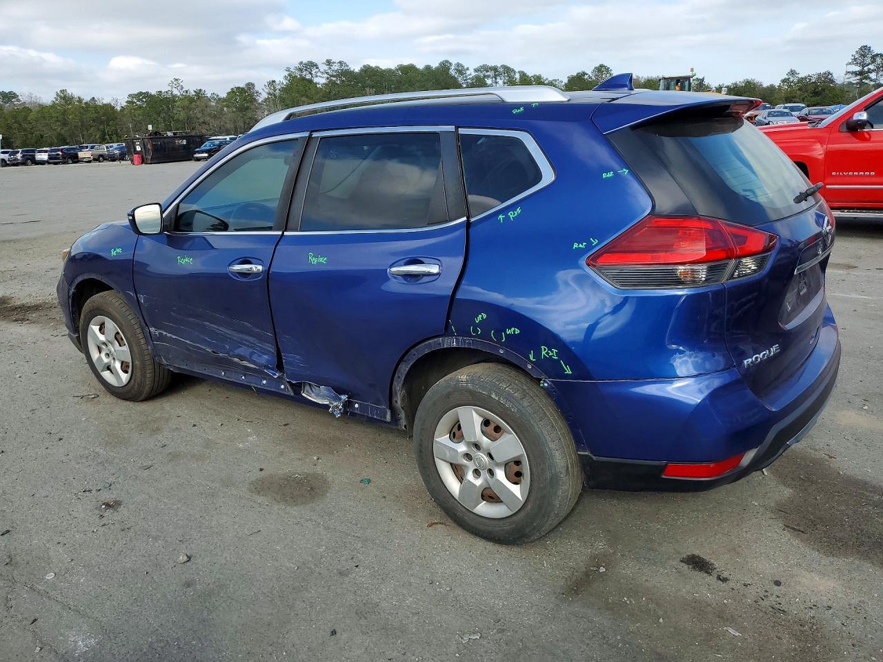 2017 Nissan Rogue Sv - Image 2