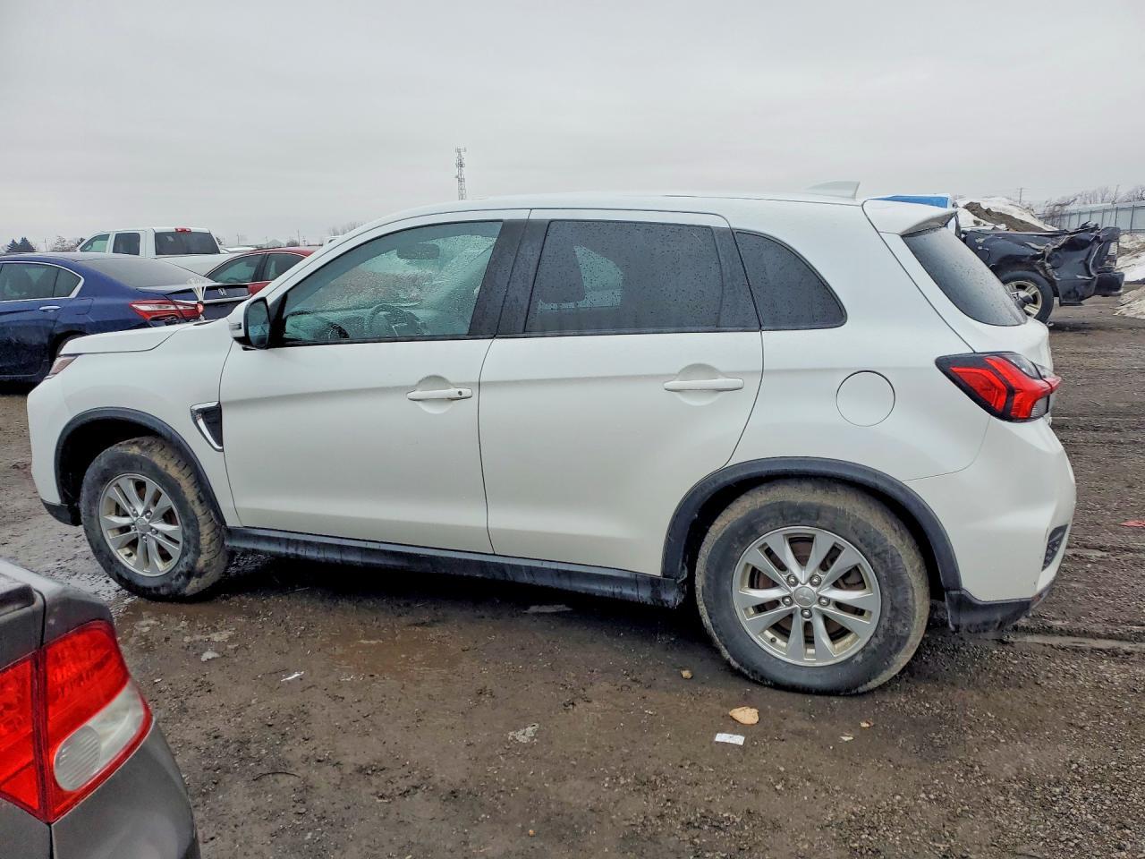 2021 Mitsubishi Rvr Se - Image 2