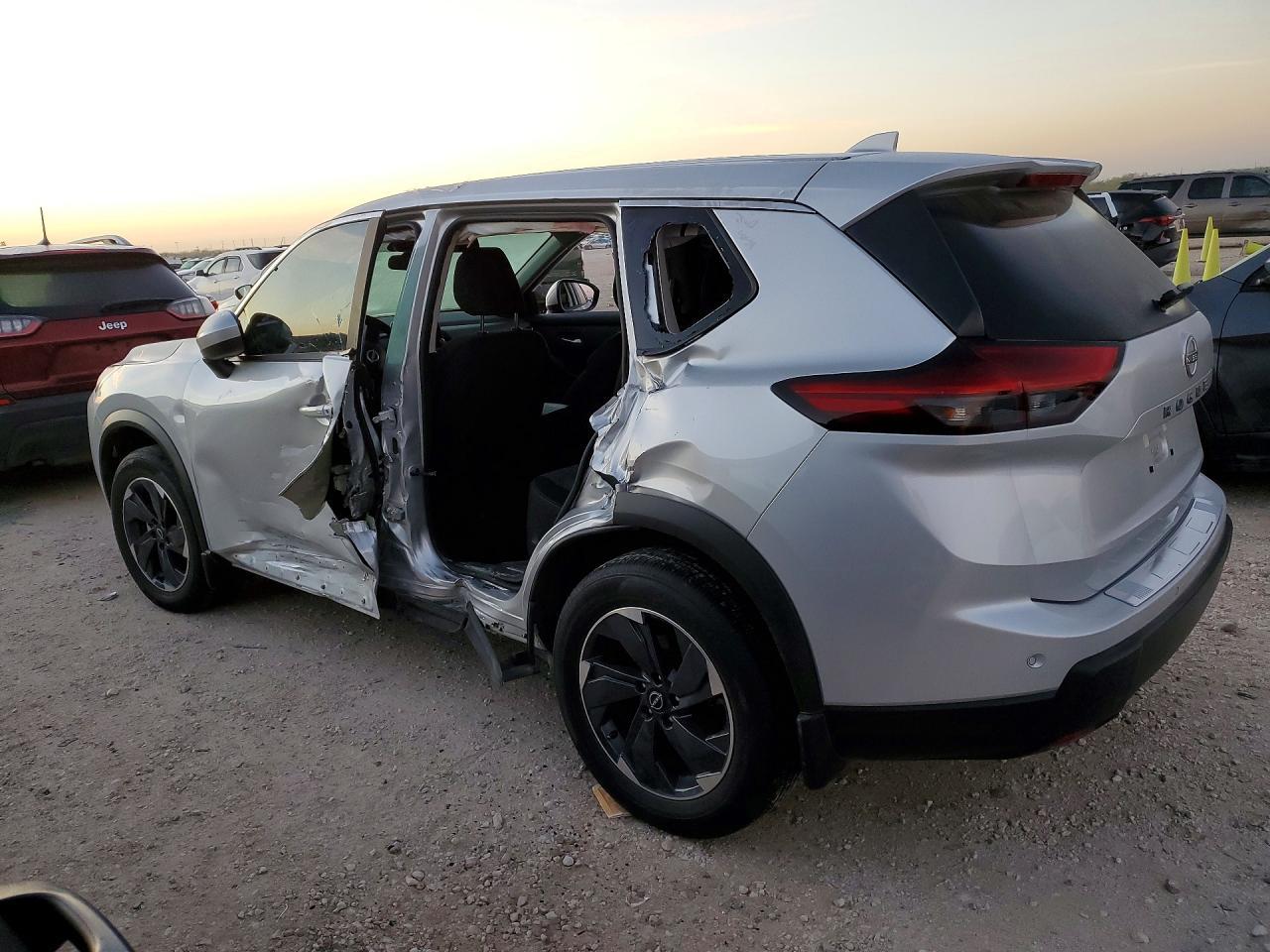 2025 Nissan Rogue Sv - Фото 2