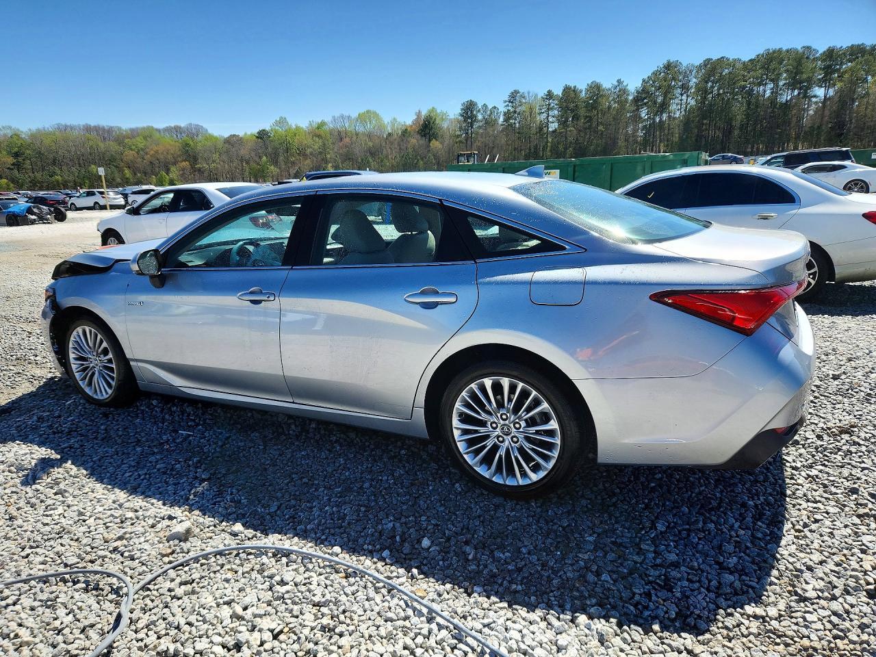 2020 Toyota Avalon Hybrid Limited - Image 2