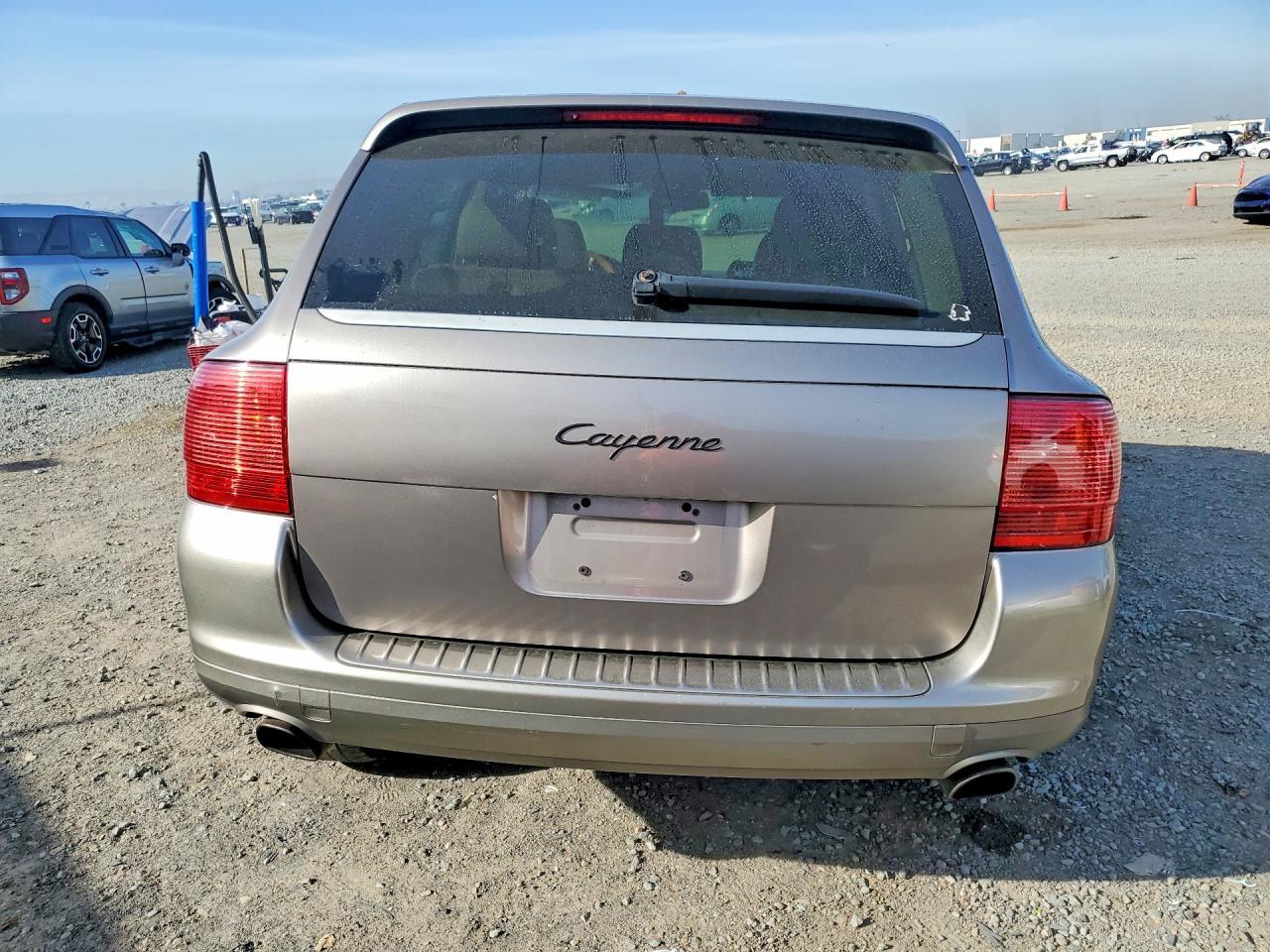 2005 Porsche Cayenne - Image 6