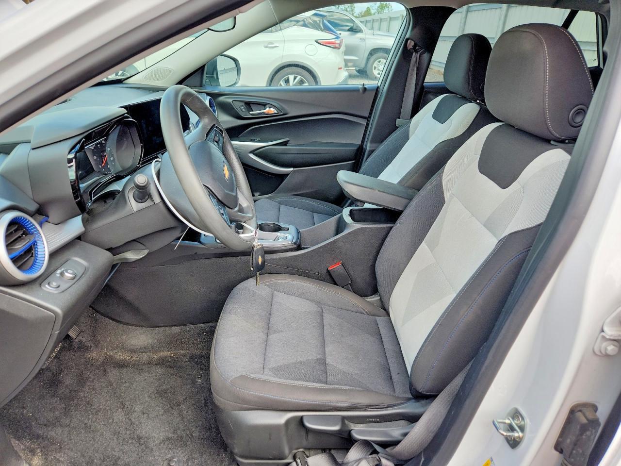 2024 Chevrolet Trax Ls - Image 7