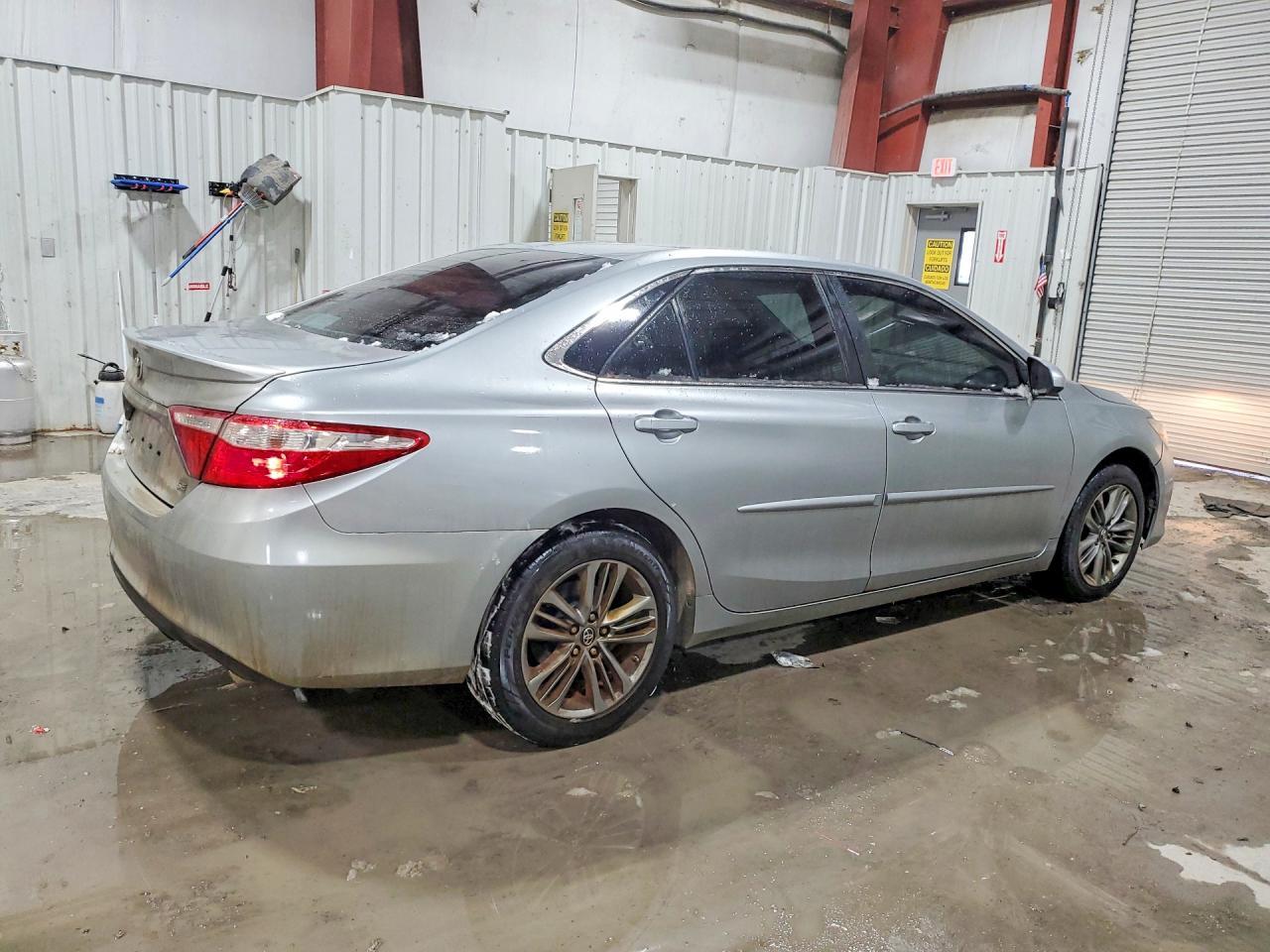 2017 Toyota Camry Le - Image 3