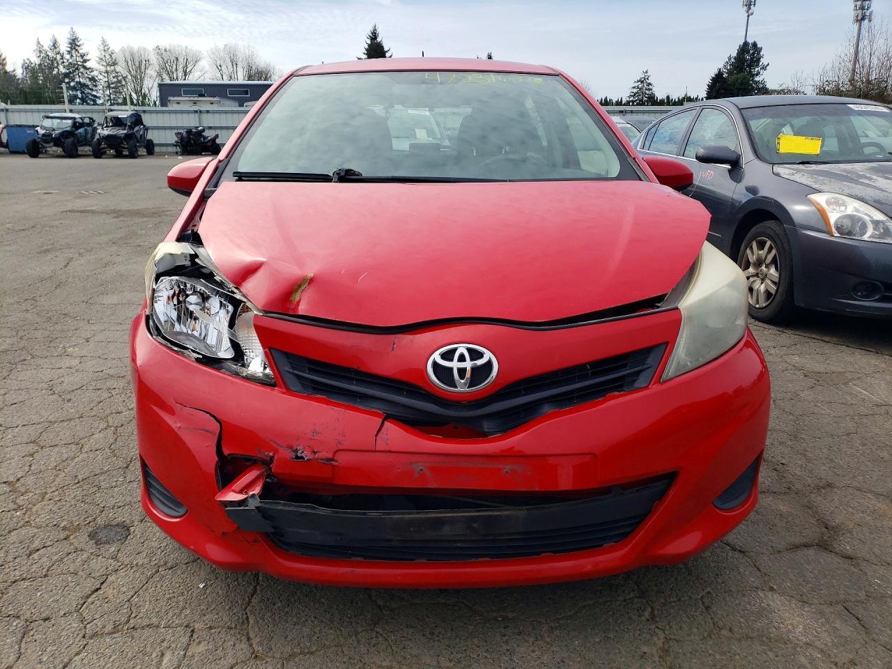 2012 Toyota Yaris 5-Door L - Фото 5
