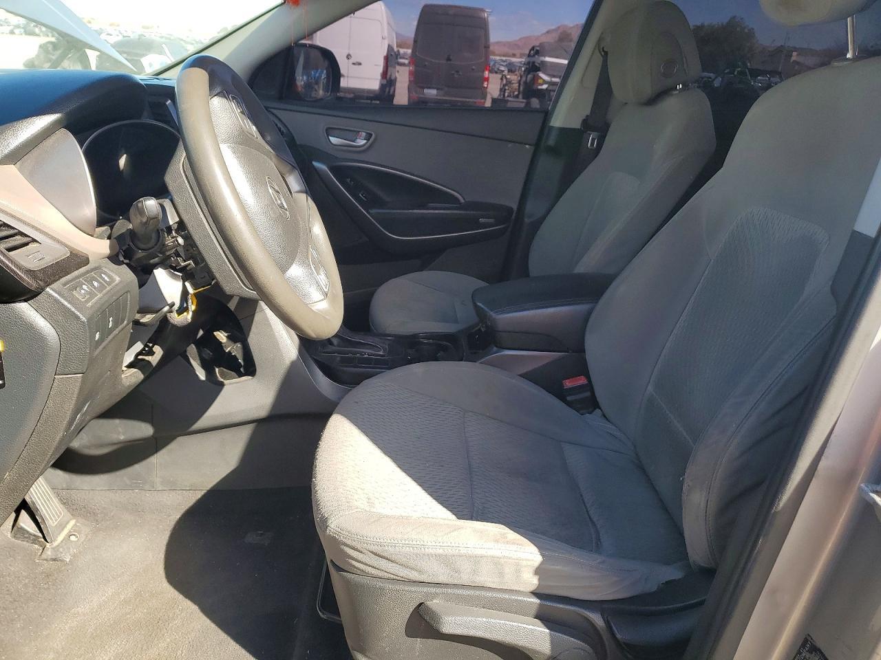 2013 Hyundai Santa Fe Gls - Image 7