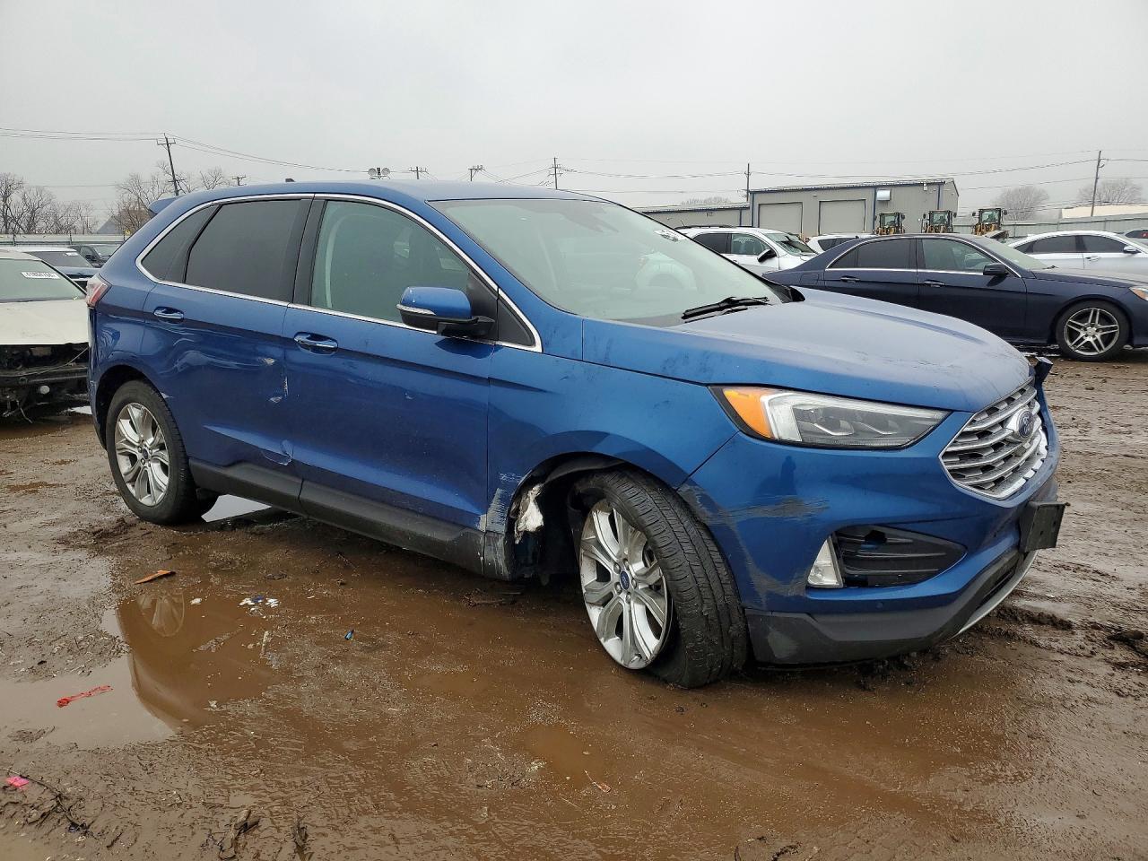 2022 Ford Edge Titanium - Image 4